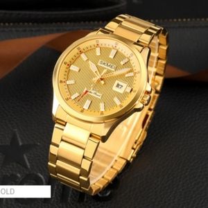 Men's Wristwatch gold color